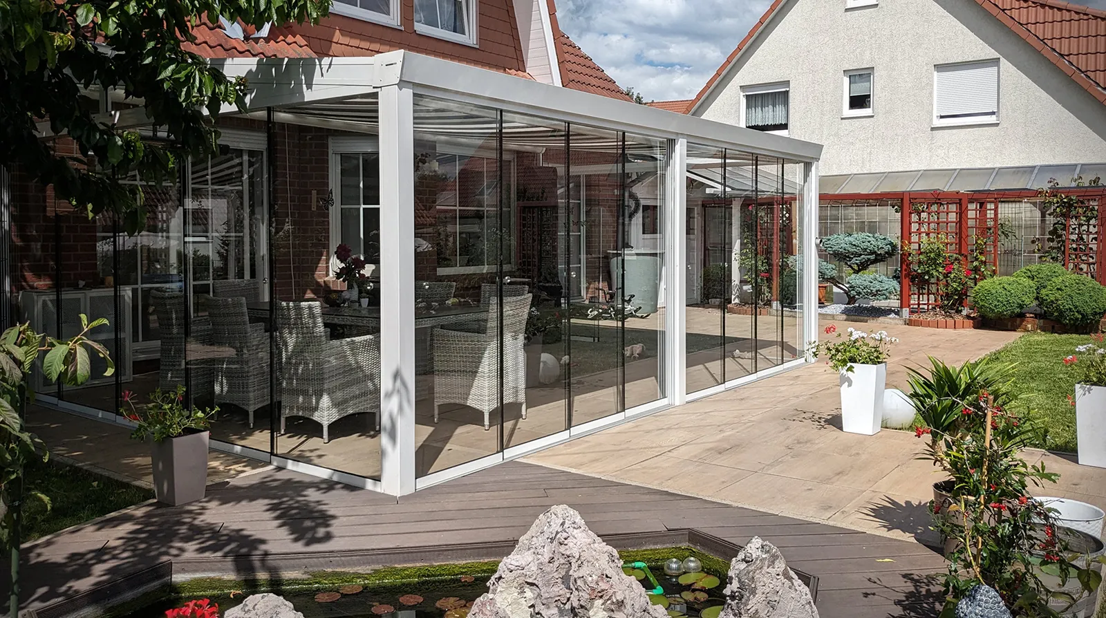 Das Terrassendach Gartenzimmer - Beispielbild von links vorne