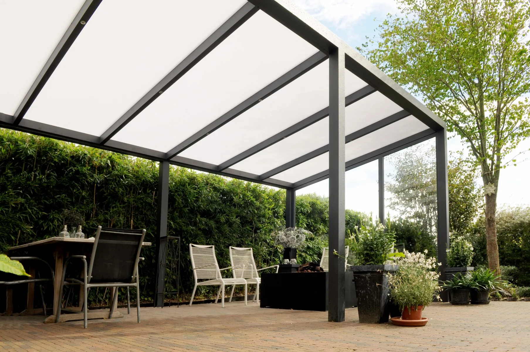 Konfigurerbar nach Ihren Vorstellungen: variable freistehende Terrassenüberdachung